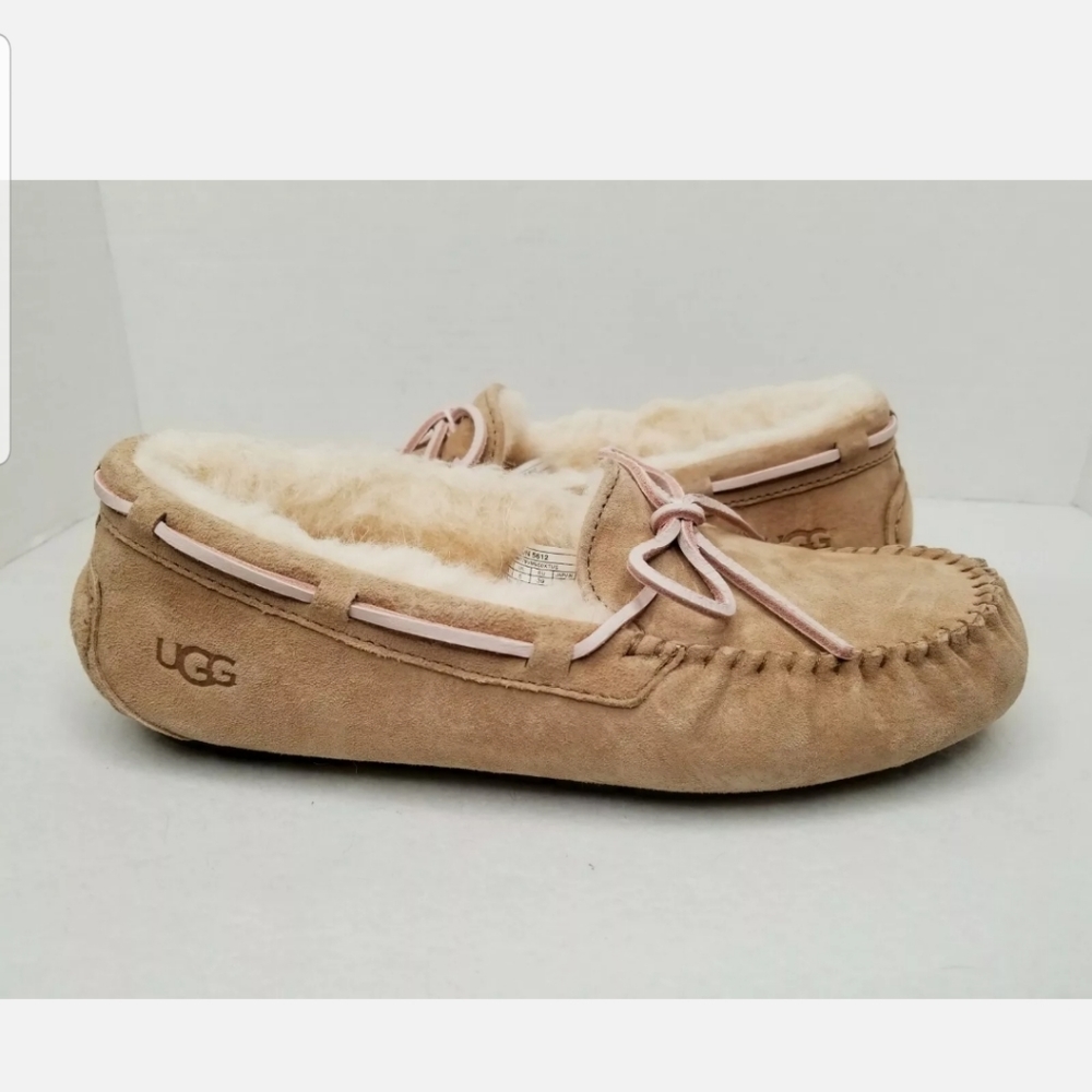 UGG Womans Dakota Moccasin Indoor/Outdoor Slippers
